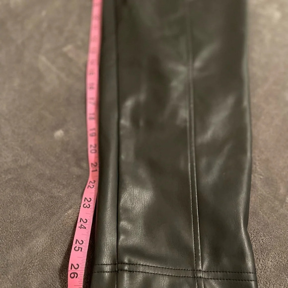 Madewell Vegan leather pull on paperbag pants - Picture 5 of 6